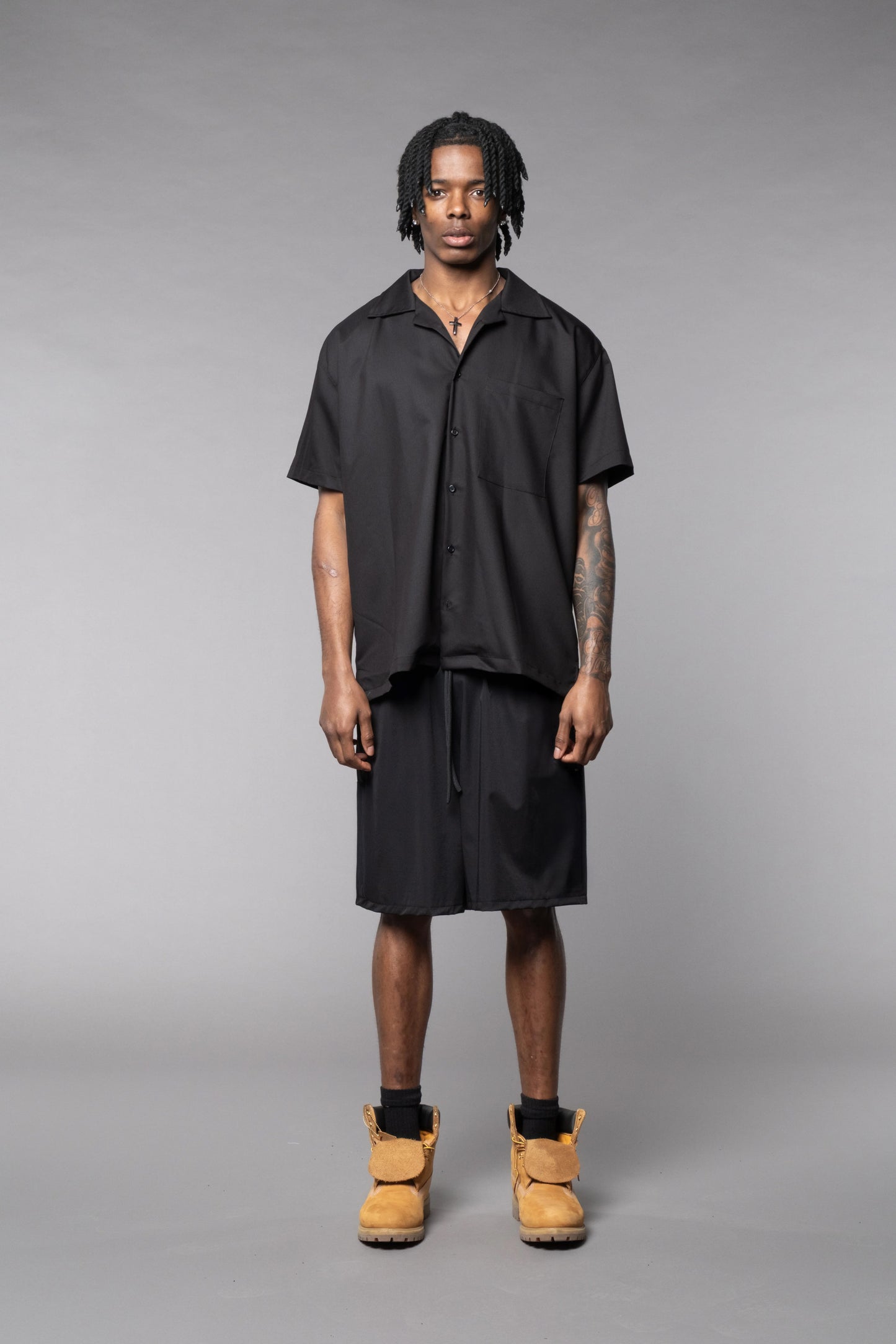 COORDINATO CAMICIA E BERMUDA NERO